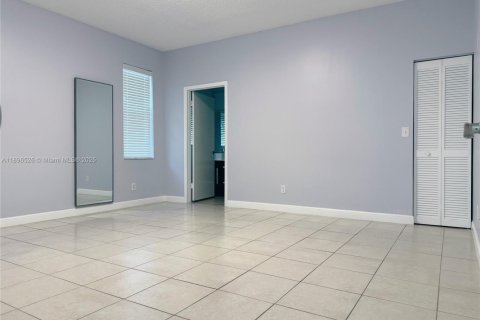 House in Cooper City, Florida 3 bedrooms, 141.03 sq.m. № 1948166 - photo 16