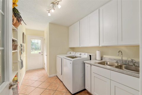 House in Newberry, Florida 3 bedrooms, 222.13 sq.m. № 1769566 - photo 29