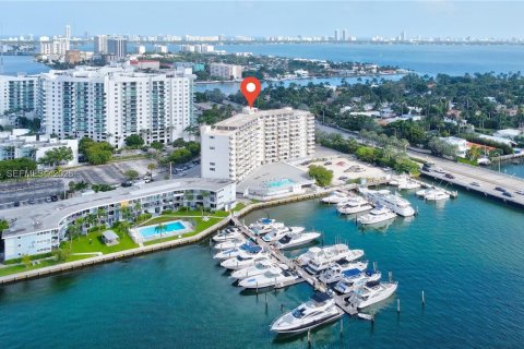 Copropriété à vendre à North Bay Village, Floride: 4 chambres, 733.09 m2 № 2036209 - photo 3