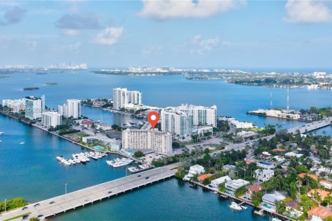 Copropriété à vendre à North Bay Village, Floride: 4 chambres, 733.09 m2 № 2036209 - photo 4