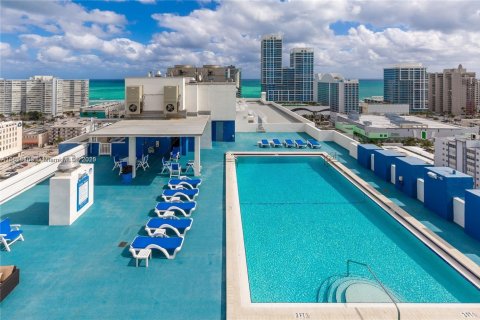 Condo in Miami Beach, Florida, 1 bedroom  № 1880096 - photo 13