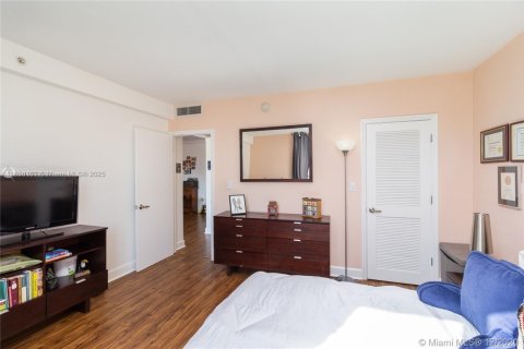 Condo in Miami Beach, Florida, 1 bedroom  № 1880096 - photo 8