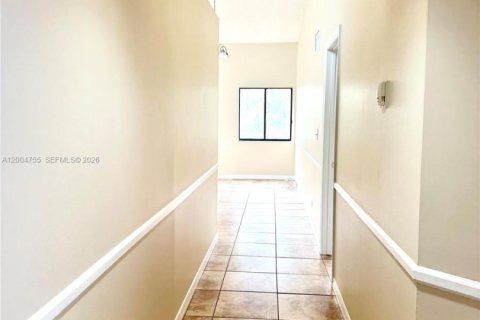 Condo in Miami, Florida, 3 bedrooms  № 2069526 - photo 4