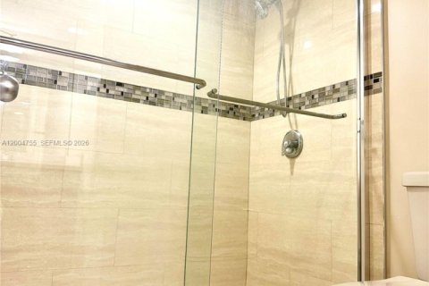 Condo in Miami, Florida, 3 bedrooms  № 2069526 - photo 11