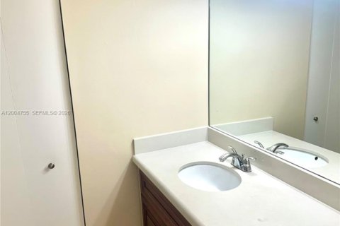 Condo in Miami, Florida, 3 bedrooms  № 2069526 - photo 12