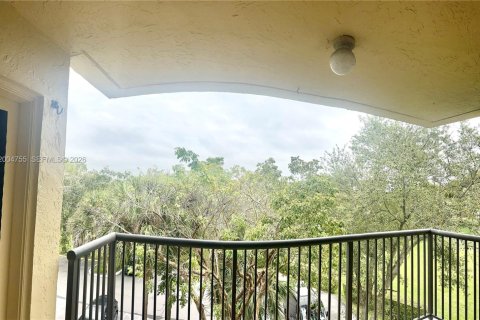 Condo in Miami, Florida, 3 bedrooms  № 2069526 - photo 18