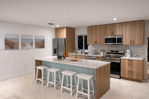 Casa en venta en St. Lucie, Florida, 3 dormitorios, 185.8 m2 № 2282274 - foto 4