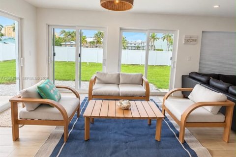 Casa en venta en St. Lucie, Florida, 3 dormitorios, 185.8 m2 № 2282274 - foto 18