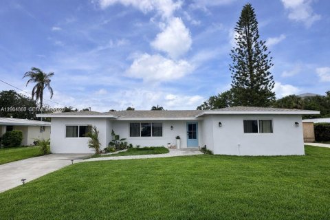 Casa en St. Lucie, Florida 3 dormitorios, 185.8 m2 № 2282274