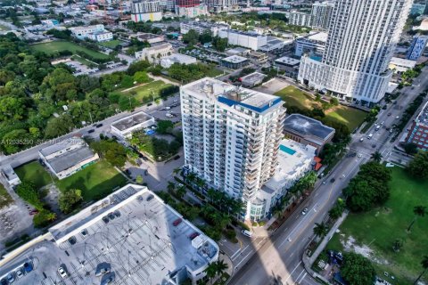 Propiedad comercial en venta en Miami, Florida № 2085000 - foto 24