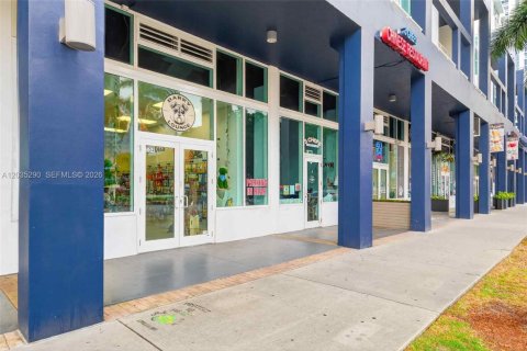Propiedad comercial en venta en Miami, Florida № 2085000 - foto 13
