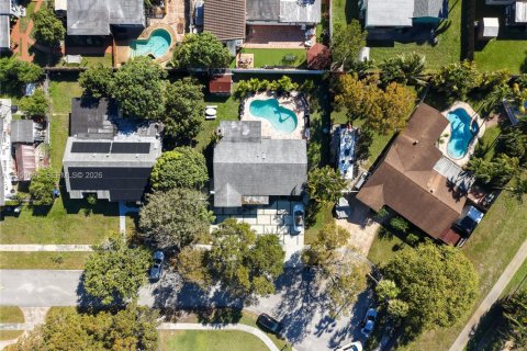 Villa ou maison à vendre à Pembroke Pines, Floride: 3 chambres, 126.72 m2 № 2021945 - photo 5