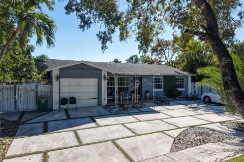 Villa ou maison à vendre à Pembroke Pines, Floride: 3 chambres, 126.72 m2 № 2021945 - photo 29