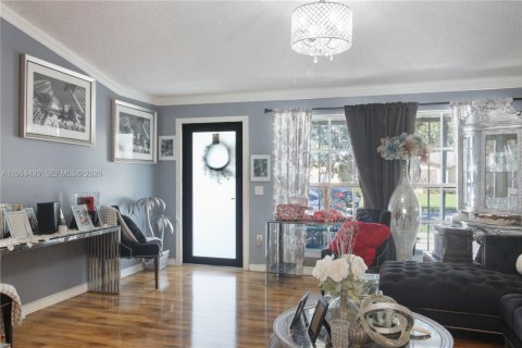 Villa ou maison à vendre à Pembroke Pines, Floride: 3 chambres, 126.72 m2 № 2021945 - photo 9