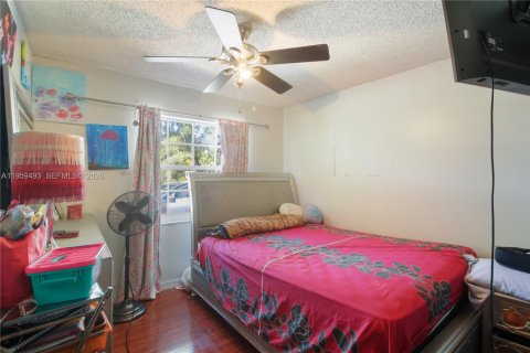 Villa ou maison à vendre à Pembroke Pines, Floride: 3 chambres, 126.72 m2 № 2021945 - photo 16