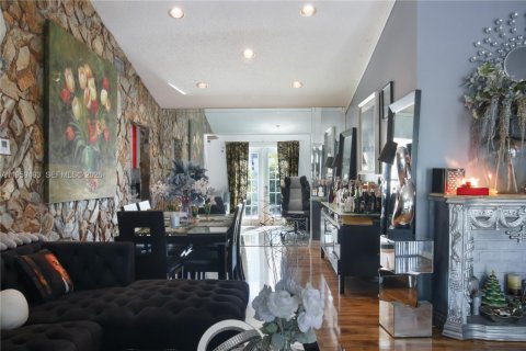 Villa ou maison à vendre à Pembroke Pines, Floride: 3 chambres, 126.72 m2 № 2021945 - photo 7