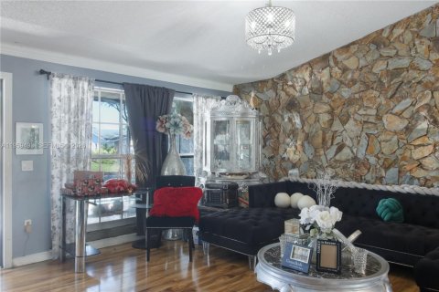 Villa ou maison à vendre à Pembroke Pines, Floride: 3 chambres, 126.72 m2 № 2021945 - photo 8