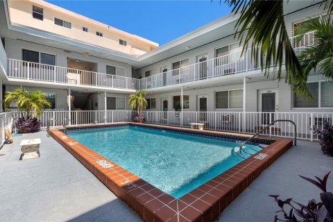Condo in Miami Beach, Florida, 1 bedroom  № 2395016 - photo 19
