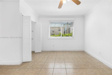 Condo in Miami Beach, Florida, 1 bedroom  № 2395016 - photo 14