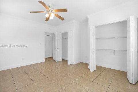Condo in Miami Beach, Florida, 1 bedroom  № 2395016 - photo 13