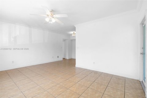 Condo in Miami Beach, Florida, 1 bedroom  № 2395016 - photo 4