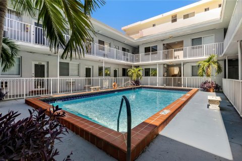 Condo in Miami Beach, Florida, 1 bedroom  № 2395016 - photo 18