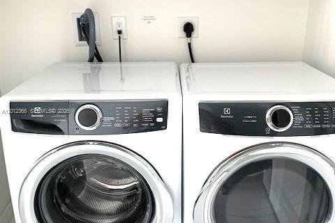 Condominio en venta en Miami, Florida, 1 dormitorio, 110.09 m2 № 2074814 - foto 9