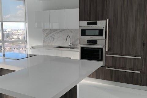 Condominio en venta en Miami, Florida, 1 dormitorio, 110.09 m2 № 2074814 - foto 3