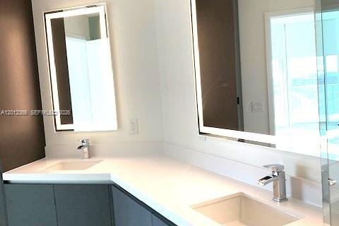 Condominio en venta en Miami, Florida, 1 dormitorio, 110.09 m2 № 2074814 - foto 6