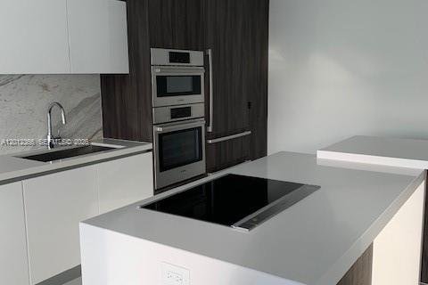 Condominio en venta en Miami, Florida, 1 dormitorio, 110.09 m2 № 2074814 - foto 2