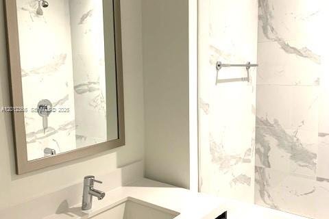 Condominio en venta en Miami, Florida, 1 dormitorio, 110.09 m2 № 2074814 - foto 11