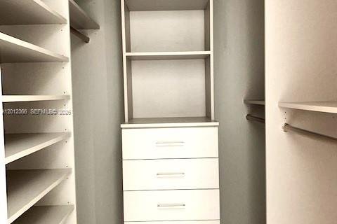 Condominio en venta en Miami, Florida, 1 dormitorio, 110.09 m2 № 2074814 - foto 8
