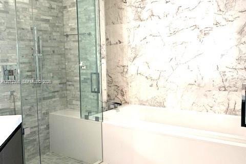 Condominio en venta en Miami, Florida, 1 dormitorio, 110.09 m2 № 2074814 - foto 7
