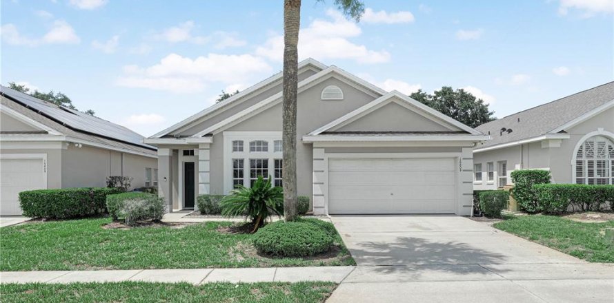 House in Clermont, Florida 3 bedrooms, 148.92 sq.m. № 2228412