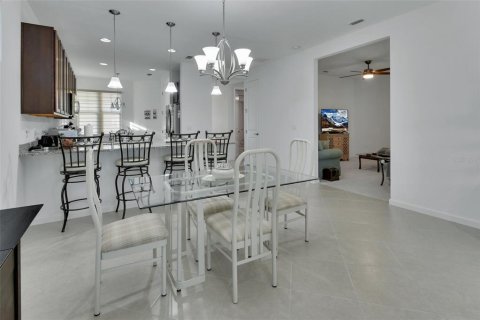 House in DeLand, Florida 2 bedrooms, 153.38 sq.m. № 1717730 - photo 11