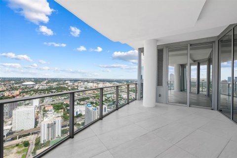 Condominio en venta en Miami, Florida, 4 dormitorios, 307.69 m2 № 2035457 - foto 4