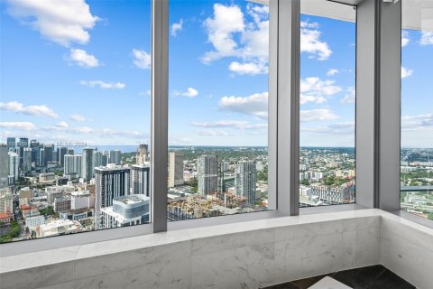 Condominio en venta en Miami, Florida, 4 dormitorios, 307.69 m2 № 2035457 - foto 22