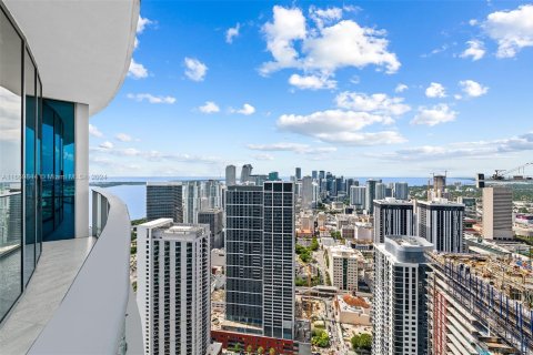Condominio en venta en Miami, Florida, 4 dormitorios, 307.69 m2 № 2035457 - foto 5