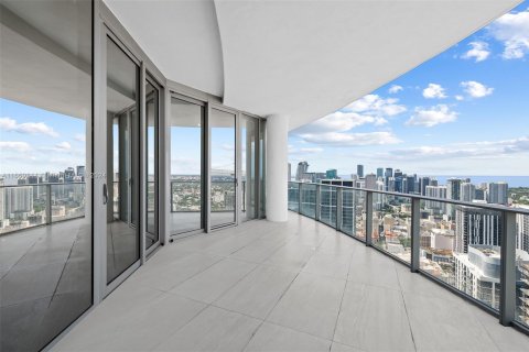 Condominio en venta en Miami, Florida, 4 dormitorios, 307.69 m2 № 2035457 - foto 14