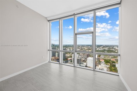 Condominio en venta en Miami, Florida, 4 dormitorios, 307.69 m2 № 2035457 - foto 29
