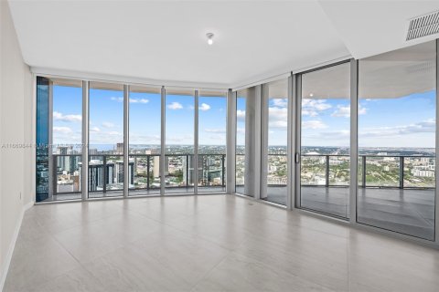 Condominio en venta en Miami, Florida, 4 dormitorios, 307.69 m2 № 2035457 - foto 9