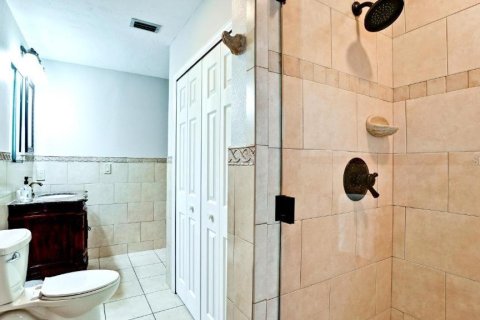 Купить виллу или дом в Брейдентон, Флорида 7 комнат, 239.13м2, № 1838541 - фото 23