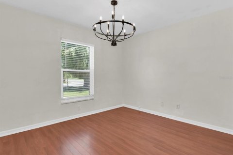 House in Saint Petersburg, Florida 4 bedrooms, 114.73 sq.m. № 1586123 - photo 11