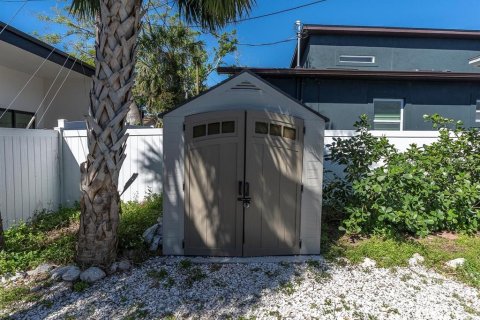 House in Saint Petersburg, Florida 4 bedrooms, 114.73 sq.m. № 1586123 - photo 27