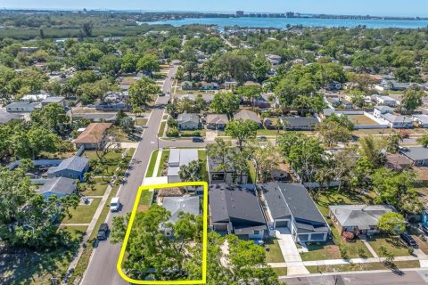 House in Saint Petersburg, Florida 4 bedrooms, 114.73 sq.m. № 1586123 - photo 28