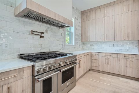 Купить виллу или дом в Сент-Питерсберг, Флорида 6 комнат, 339.65м2, № 1195495 - фото 15