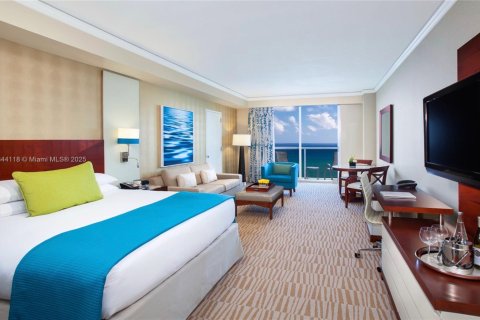 Condominio en venta en Sunny Isles Beach, Florida, 61.69 m2 № 1940183 - foto 9