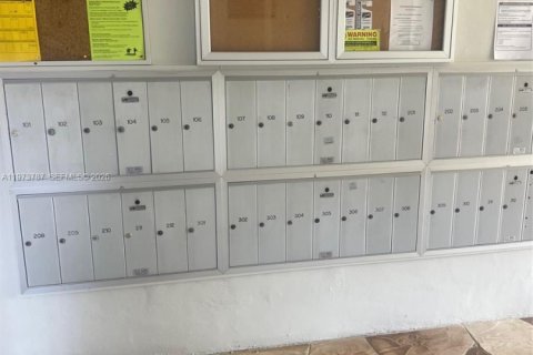 Copropriété à vendre à Lauderdale Lakes, Floride: 2 chambres, 87.7 m2 № 2042105 - photo 30