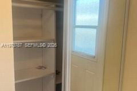 Copropriété à vendre à Lauderdale Lakes, Floride: 2 chambres, 87.7 m2 № 2042105 - photo 5