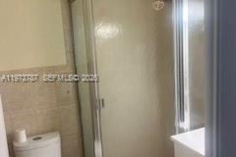 Copropriété à vendre à Lauderdale Lakes, Floride: 2 chambres, 87.7 m2 № 2042105 - photo 11